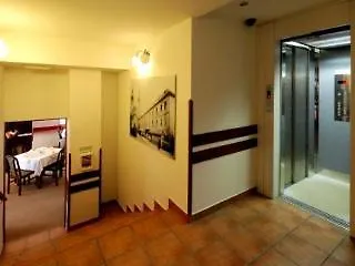 U Stare Pani - At The Old Lady Otel Prag