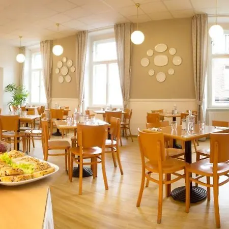 Metropolitan Old Town - Czech Leading Hotel