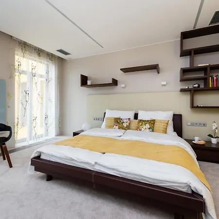 Grand Central Residence By Tkc Prague