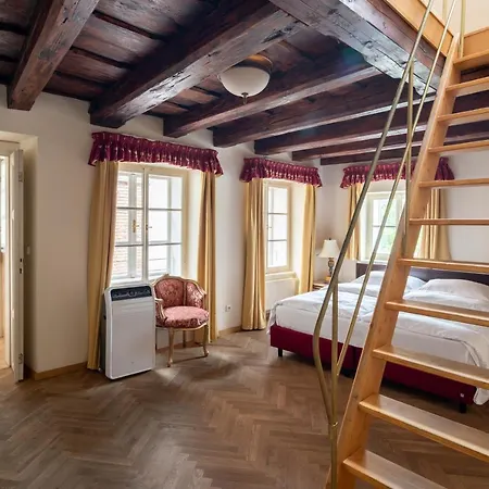 Lobster 4* Prague