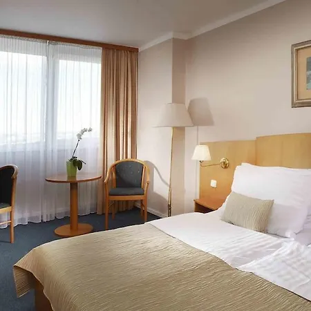 Szálloda Orea Pyramida 4*