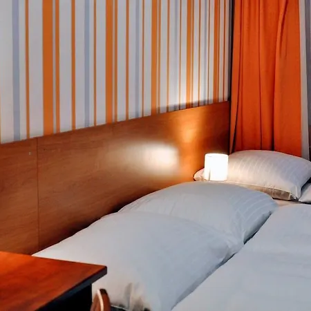 Otel Bridge Prag