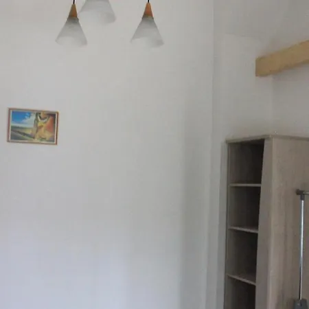 - Zbraslav, U Zamku Apartment Prague