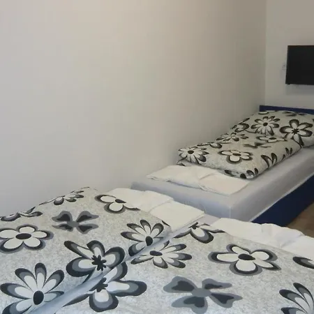 Hu Homestay Prague