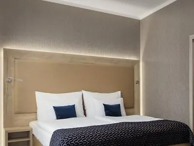 Astoria 4*