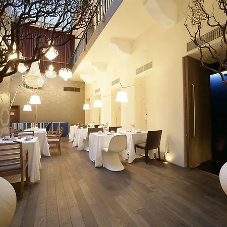 Floor 4* Praga