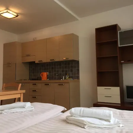 La Familia Aparthotel