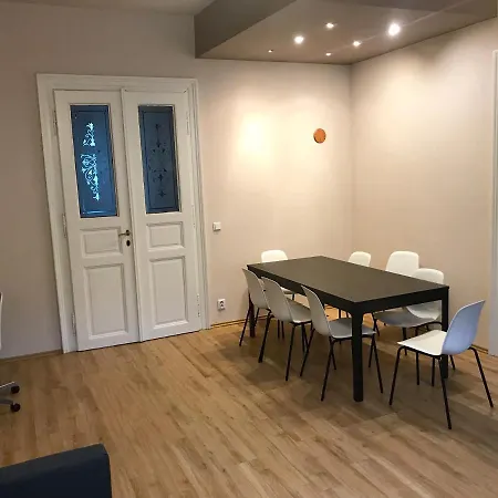 Valentine's National Museum Apartment *