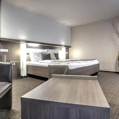 Volcano Hotel 4*