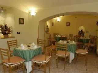 La Madeleine Hotel