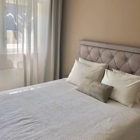Luxury At Spalena 5 Apartment *
