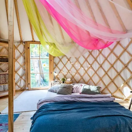 Jurta V Rokli Glamping Praga