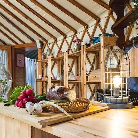 Jurta V Rokli Glamping