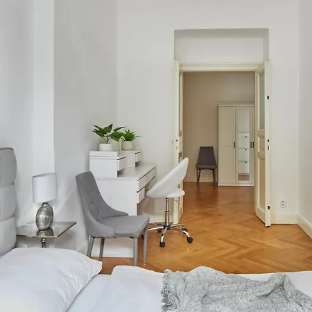 Days Apartment Prague