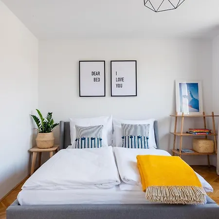Apartmán Bright Charming With Terrace, Parking & Airco. Praha