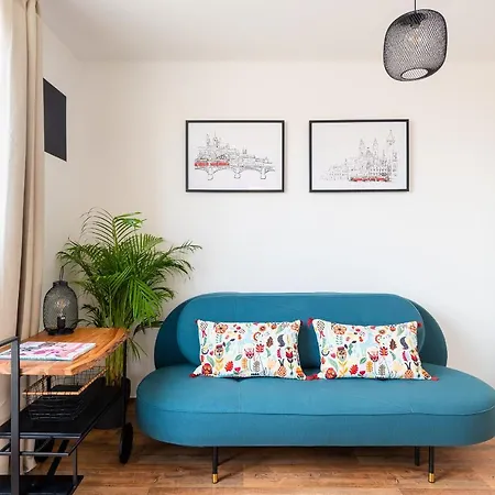 Bright Charming With Terrace, Parking & Airco. Apartmán Praha