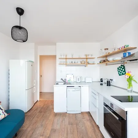 Apartmán Bright Charming With Terrace, Parking & Airco. *
