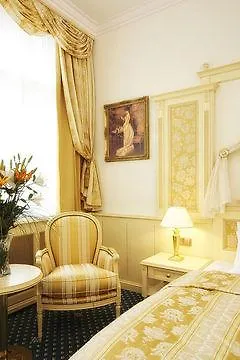 Luxury Family Royal Palace Szálloda Prága