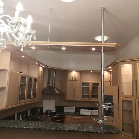 Private In Shared Luxurious Palace Like With 2 Bathrooms Including Whirlpool And Virtual Reality プラハ