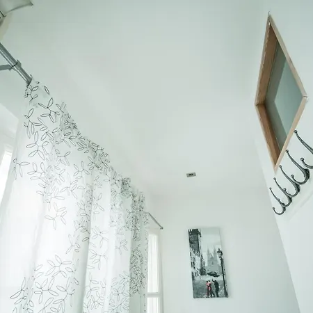 Albergue Charles Bridge &