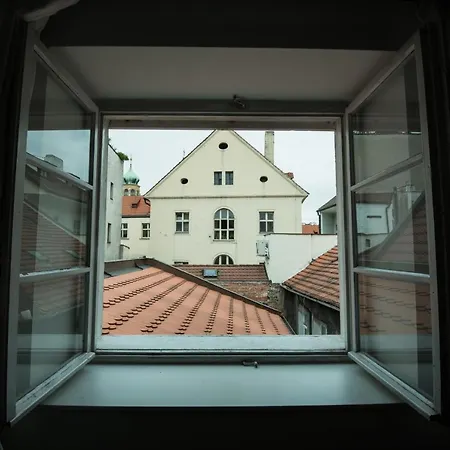 Charles Bridge & Albergue