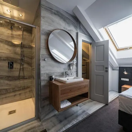 Otel Noir