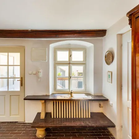 Apartamento Nerudova By Interhome Praga