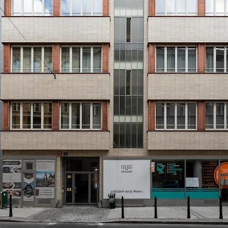 Cozy Studio In New Town By Days Appartamento Praga