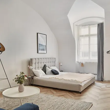 Cozy Flat In New Town By Days *