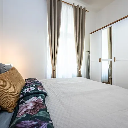 Tynska Ulicka Appartement