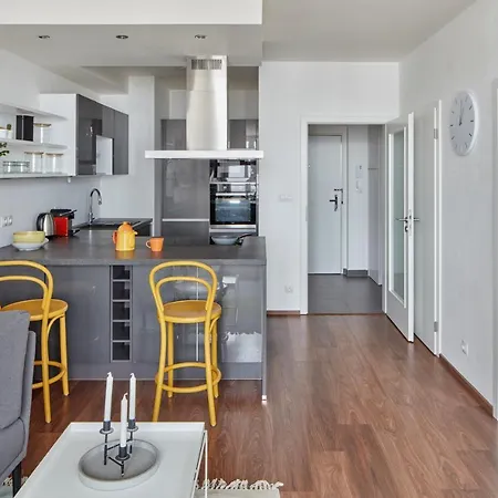 Days - Bright Interior - Free Parking - Spacious Layout Appartement Prague