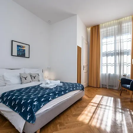 Apartrezidence Opletalova Aparthotel 4*
