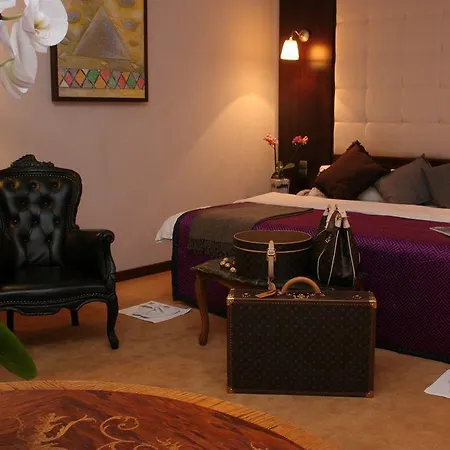 Floor 4* Praga