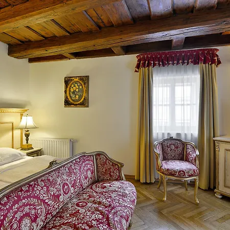 Lobster Aparthotel 4*