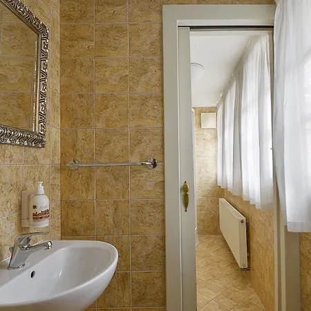 Aparthotel Lobster 4*