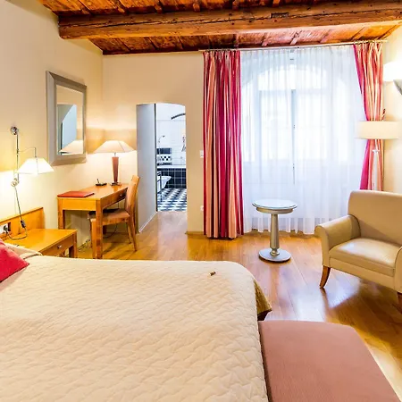 The Golden Wheel Hotel Praga
