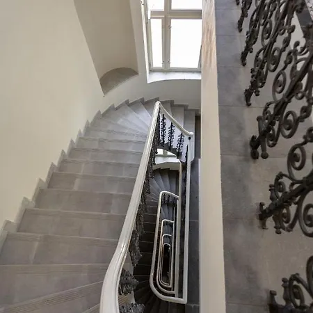 Apartment Sunlit Studio Near Wenceslas Square By Days