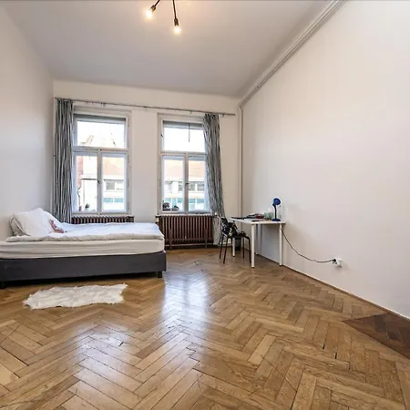 Legerova Apartment *