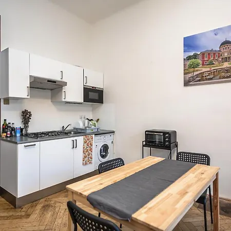Legerova Apartment *
