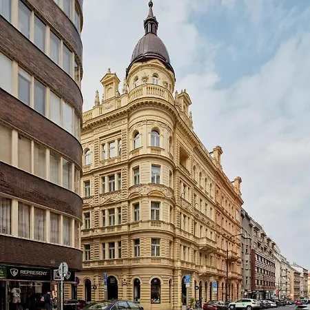 Apartment Sunlit Studio Near Wenceslas Square By Days