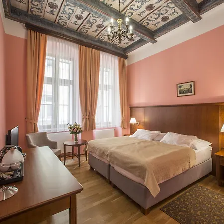 Cerny Slon Otel 4*
