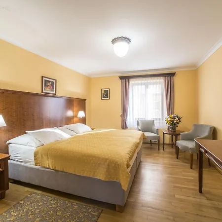 Cerny Slon Prag