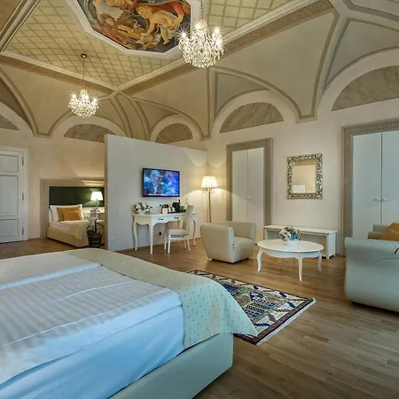 Little King U Malvaze Hotel 4*