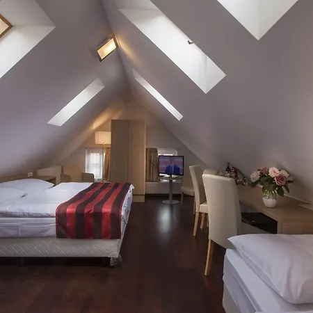 Little King U Malvaze Hotel 4*