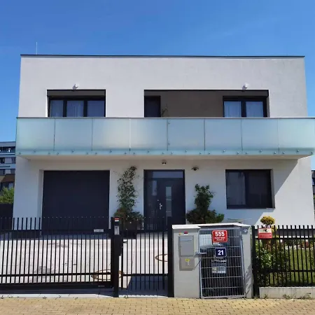 Villa Yipin *