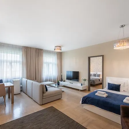 New Luxury Apt With Ac&parking In The Center Of Apartman