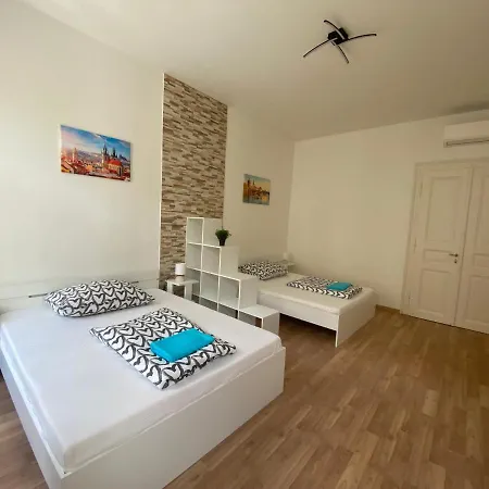 Designed Next To Vaclav Square With Terrace And Private Garage Praga