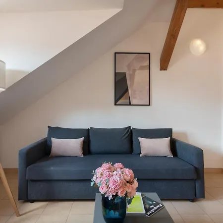 Aparthotel Bohemian Dreams And By Dwellfort Praha