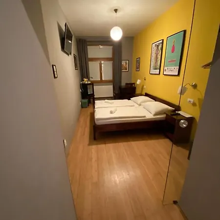 Central Studios Hotel