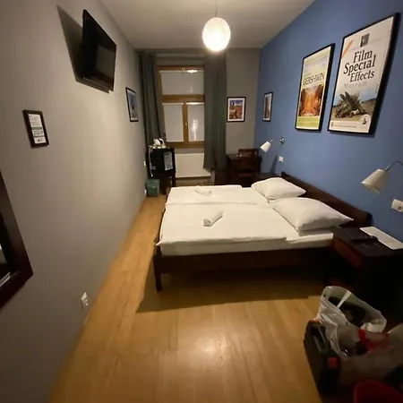 Central Studios Hotel 3*